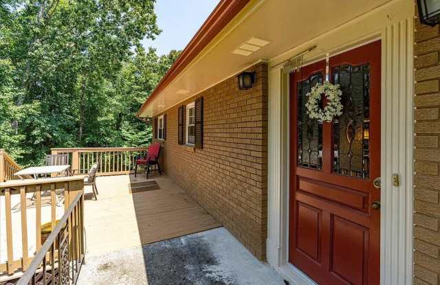 304 Westview Dr Gallery 3