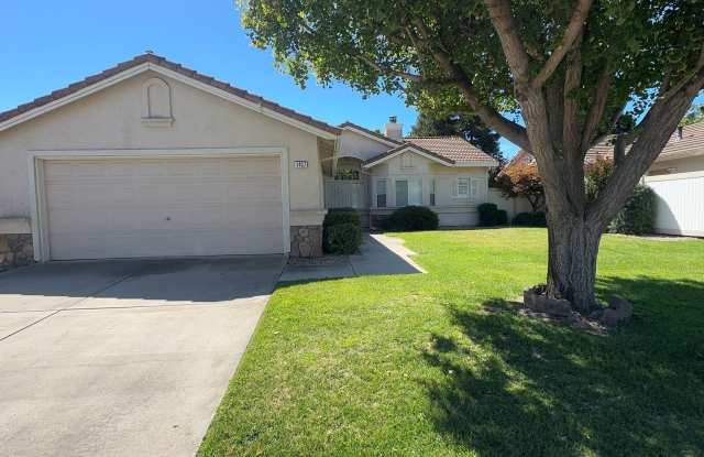 Beautiful 3-bedroom in the desirable town of Oakdale! Gallery 1