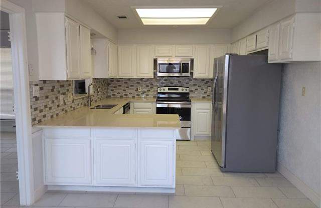 4941 Longwood Court Gallery 3