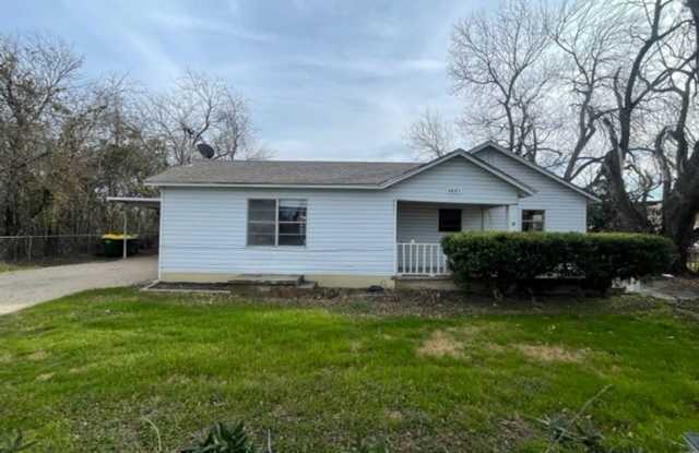 Updated La Vega ISD Home - 4401 Bellmead Drive, Bellmead, TX 76705