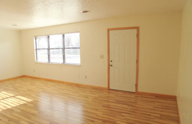 1292 Old Newport Highway - 1292 Old Newport Highway, Sevierville, TN 37862