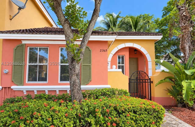 2365 NE 42nd Cir Gallery 1