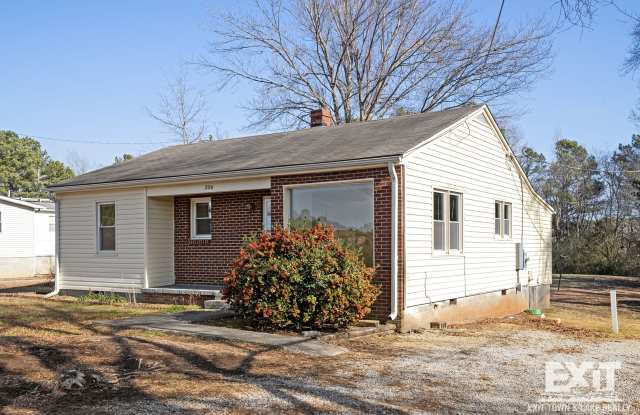 3 Bedroom/1 Bathroom Brick Ranch For Rent photos photos 3 Bedroom/1 Bathroom Brick Ranch For Rent photos photos