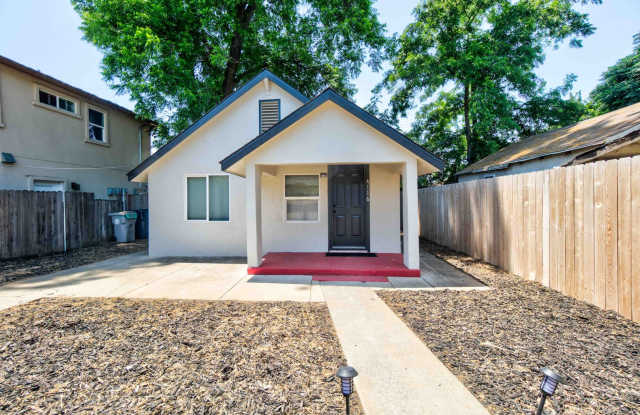 Renovated 1-Bedroom Cottage with Storage Shed Gated Yard - 4116 35th Street, Sacramento, CA 95820 Renovated 1-Bedroom Cottage with Storage Shed Gated Yard - 4116 35th Street, Sacramento, CA 95820