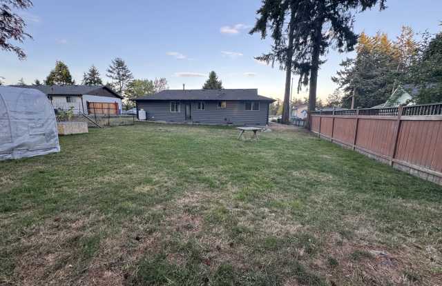 899 Cathlamet Drive - 899 Cathlamet Drive, Oak Harbor, WA 98277