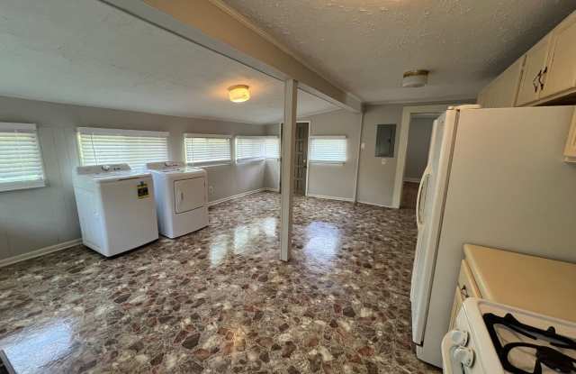2 bed 1 bath house Gallery 4
