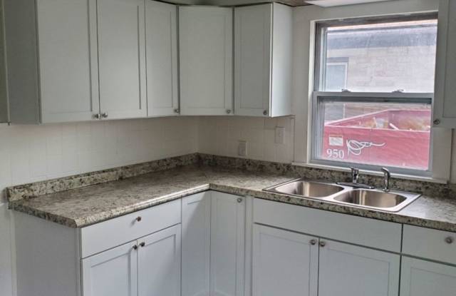 4 BDRM HOUSE FOR RENT photos photos