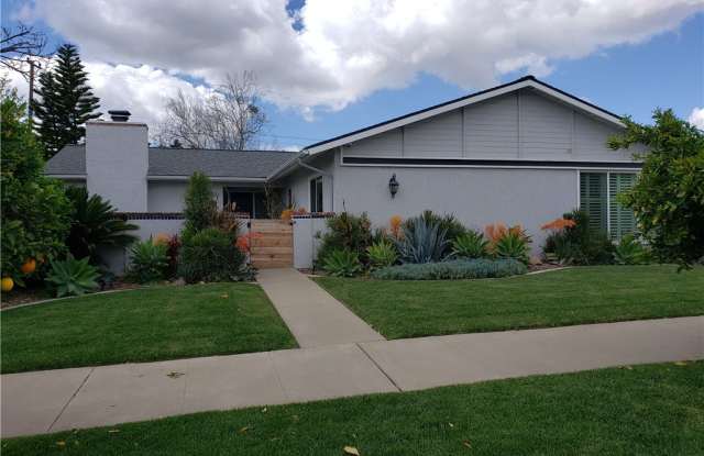824 S Laurinda Lane Gallery 2