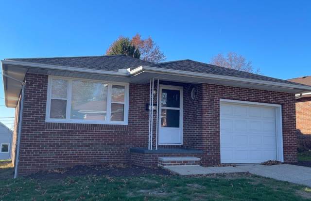 1910 Thornapple Avenue photos photos