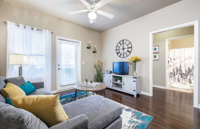 Big Oaks Apartment Homes photos photos