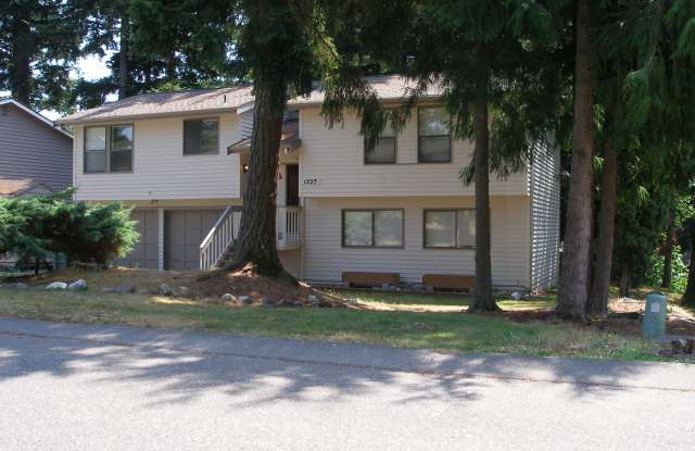 Large 3 Bedroom home with 1,812 square feet! Gallery 3
