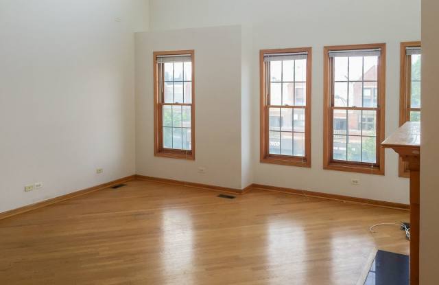 1326 W Diversey Gallery 3