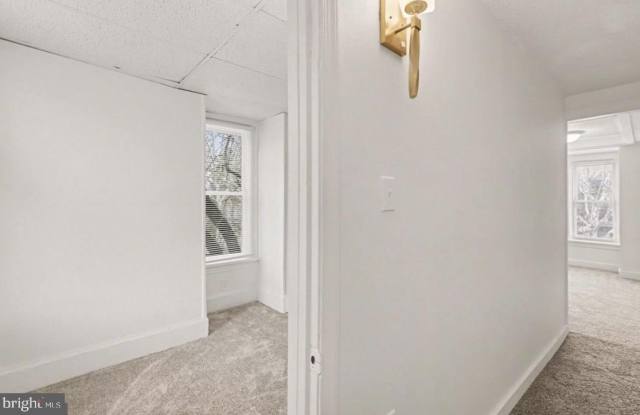 524 N 16TH Street Gallery 3