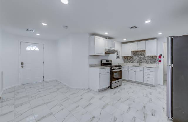 559 NEWARK AVE - 559 Newark Avenue, Jersey City, NJ 07306