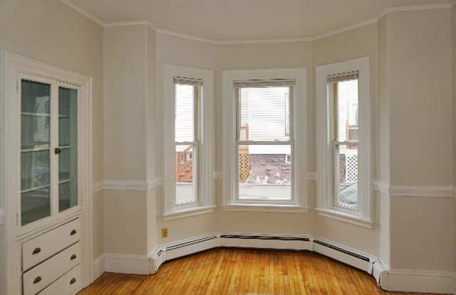 31 Maple St. Gallery 4