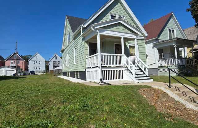 Freshly Renovated Two-Bedroom Single-Family Home in Milwaukee Gallery 3