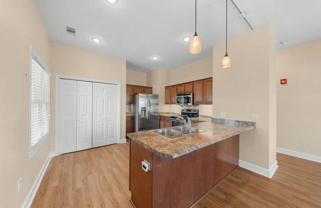 51 E Main Street photos photos