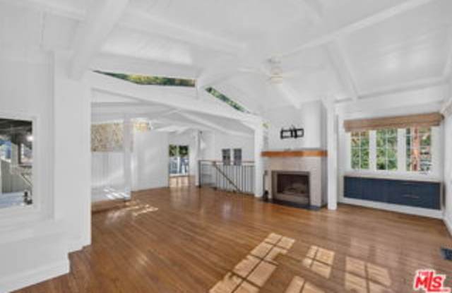 10421 Hebron Lane Gallery 2