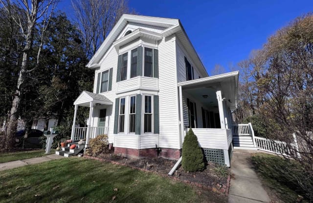 9 Salem Street - 9 Salem Street, Exeter, NH 03833
