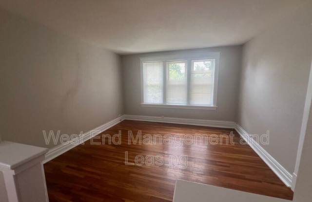 1018 Commadore Dr. Gallery 4