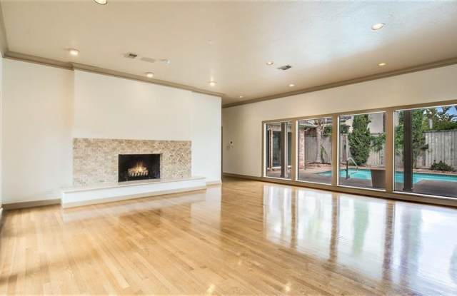 20 W Broad Oaks Drive - 20 West Broad Oaks Drive, Houston, TX 77056