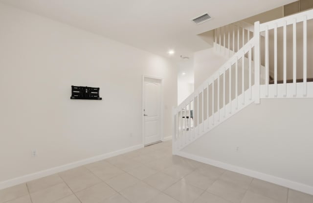 10021 W Villa Circle Gallery 4