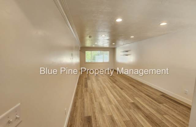 1565 South Higbee Avenue Gallery 2