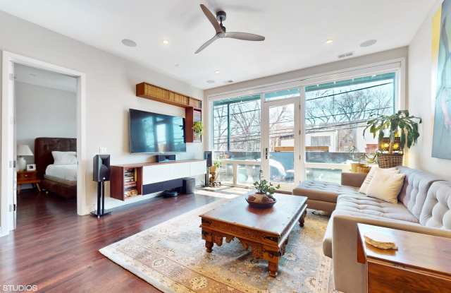 2335 W Chicago Avenue Gallery 3