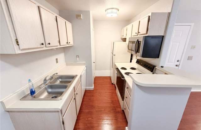5211 Lindell Road Gallery 3