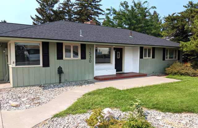 Four Bed, Two Bath Single Family Home with Fantastic View ON the Golf Course! photos photos