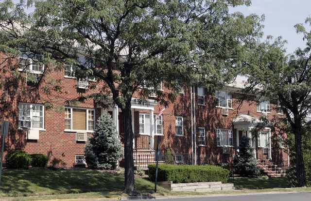 Christopher Court photos photos