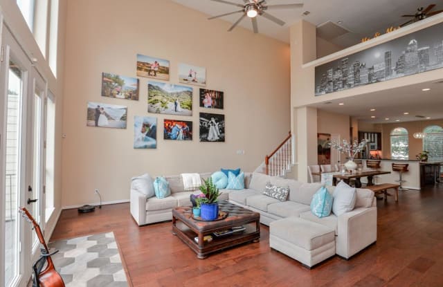 1322 Emancipation Avenue - 1322 Emancipation Avenue, Houston, TX 77003