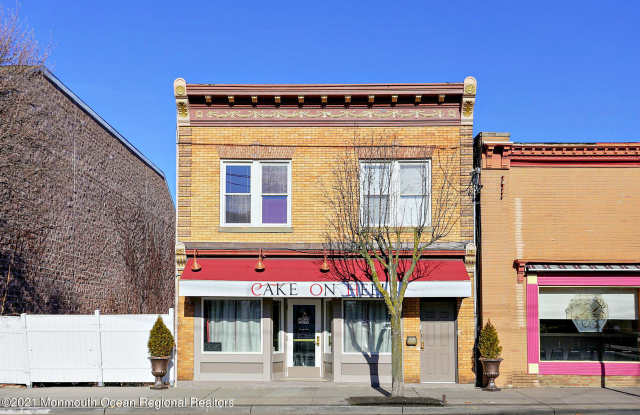 165 N Broadway Gallery 2