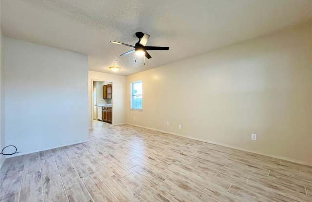 1110 S Rusk Street Gallery 2