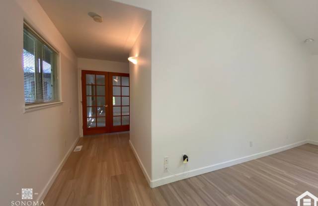 Inviting 3BD/2BA Home in Glen Ellen - 106 Riddle Road, Glen Ellen, CA 95442
