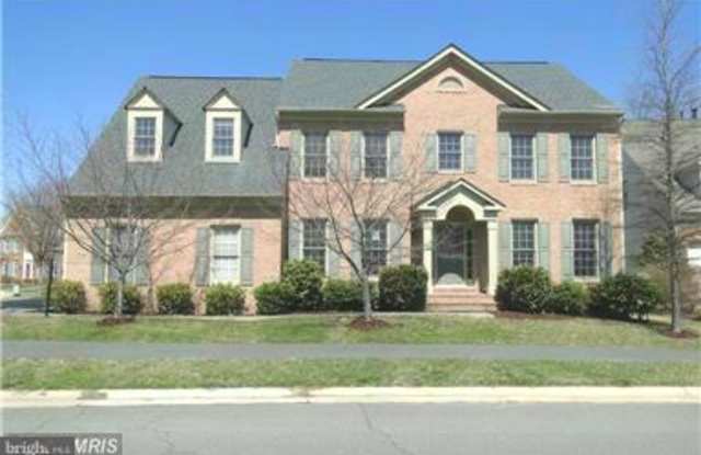 4805 GRAND MASTERS WAY - 4805 Grand Masters Way, County Center, VA 22192