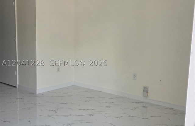 2973 SE 15th Ter Gallery 3