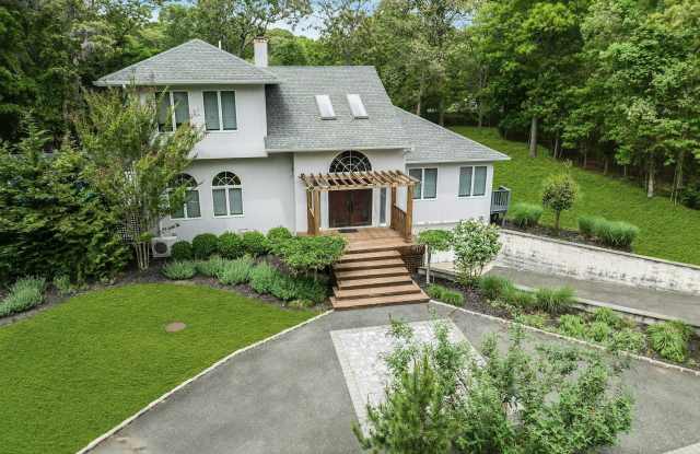 35 Bay Avenue W photos photos