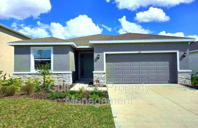 611 160th St E photos photos