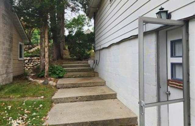 8463 Hillpoint Drive Gallery 3