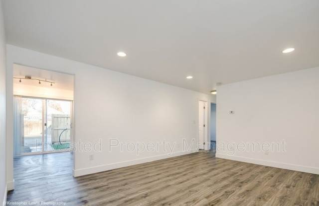 2980 S Delaware St Gallery 4
