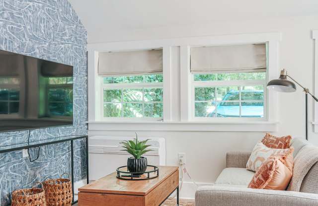 343 15th St Nw Gallery 3