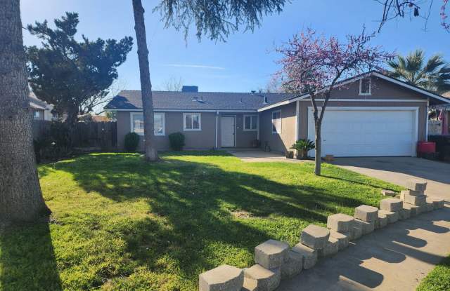 Coming Soon! Home for Rent in Tulare, CA. Tenant occupied. Please do not disturb tenants. photos photos