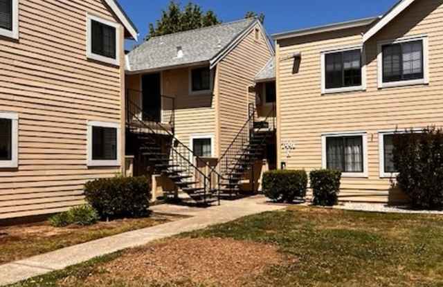 SHOWING FRIDAY 6/13 @ 9:00 AM photos photos