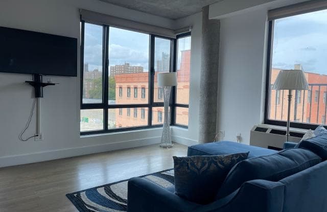 225 East 138th Street - 225 East 138th Street, Bronx, NY 10451