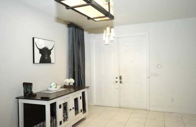 1271 Northwest Leonardo Circle Gallery 2