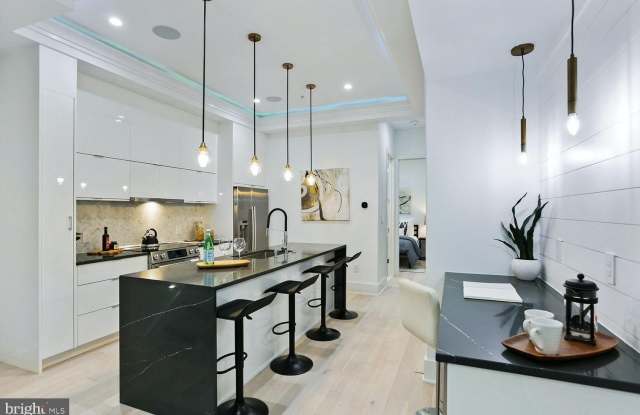 4 R STREET NW photos photos