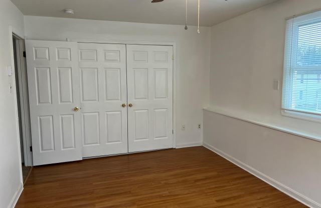 4015 GILL Avenue Gallery 2