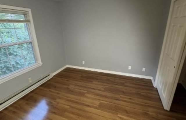 352 Unit 2 Gallery 2