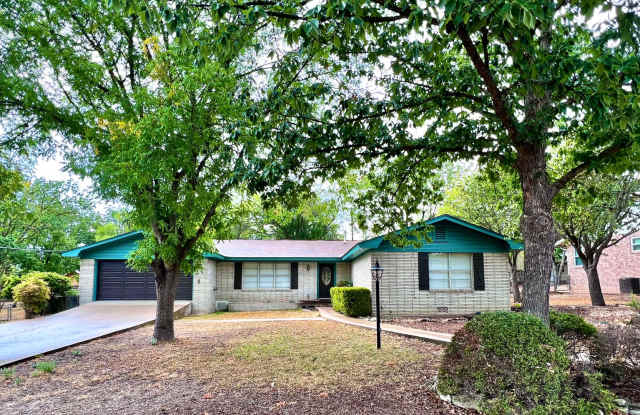 3/2 Home in Kerrville - 604 Mockingbird Lane, Kerrville, TX 78028